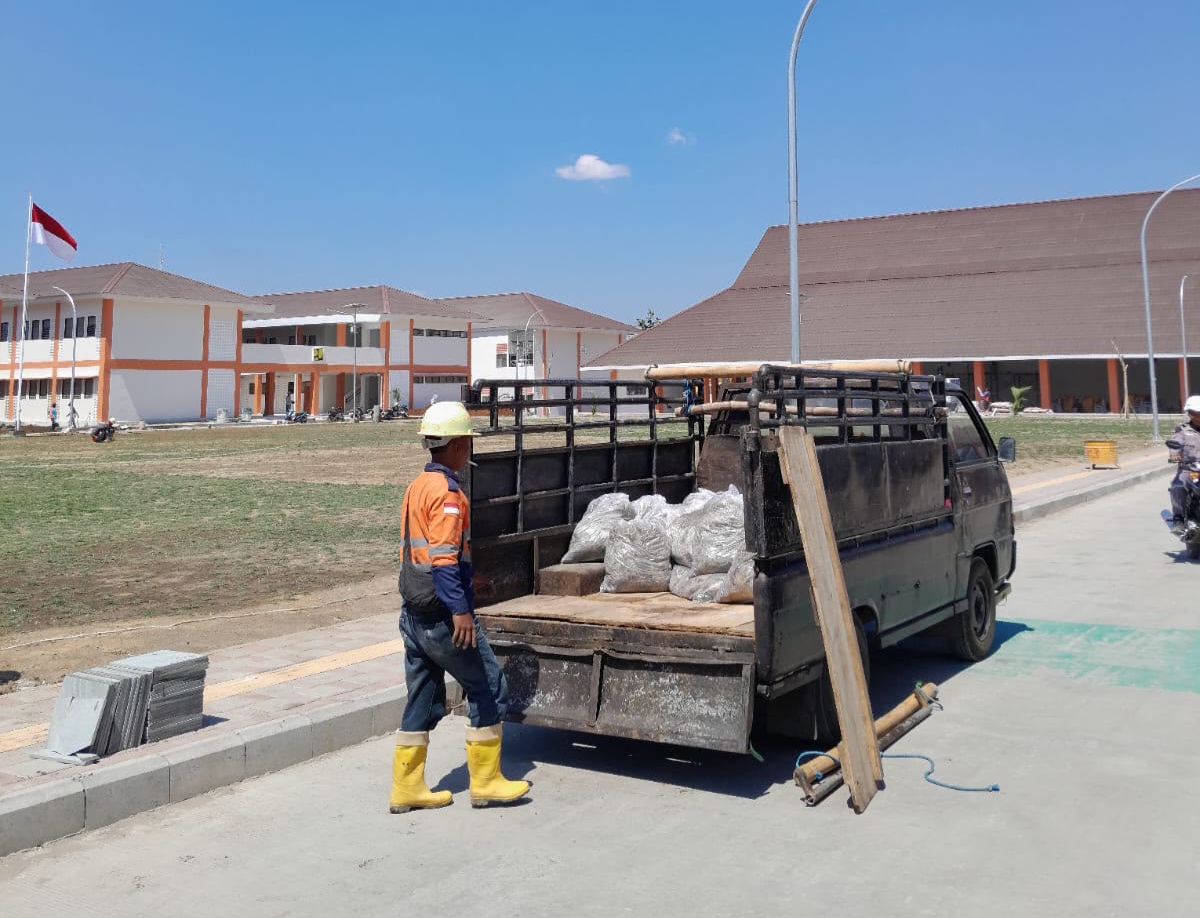Supply Rumput Lapangan Sekolah Rakyat, Indramayu