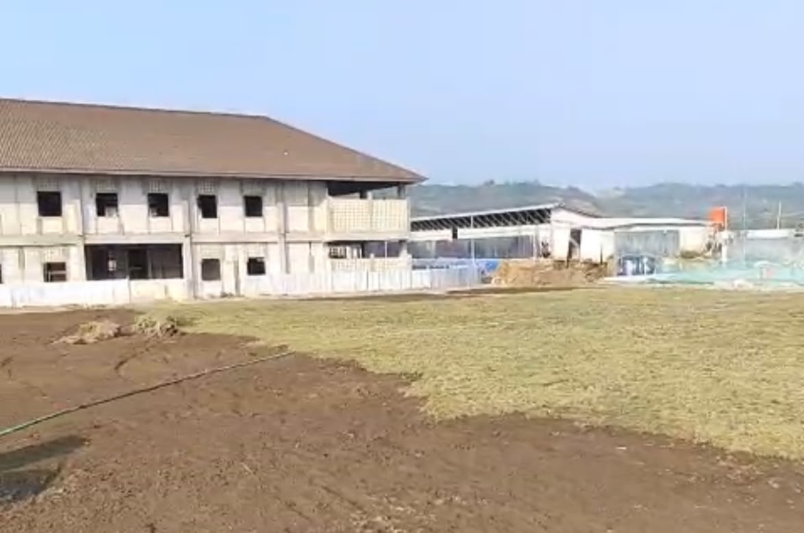 Supply Rumput Lapangan Sekolah Rakyat, Indramayu